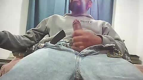 Snapshot of leviatanencasa chatting on November 3, 2025, 3:24 pm leviatanencasa online show from November 3, 2025, 3:24 pm