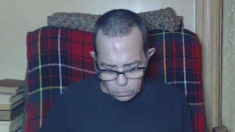 Snapshot of levon48 chatting on December 11, 2024, 1:05 am levon48 online show from December 11, 2024, 1:05 am