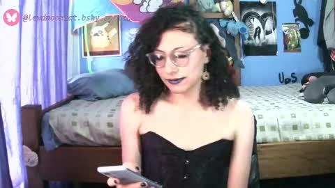 Snapshot of lewd_mooncat chatting on March 27, 2026, 9:47 pm Lewd Mooncat online show from March 27, 2026, 9:47 pm