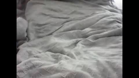 leweylewy online show from October 15, 2025, 2:33 am