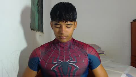 i  am lewis ly EDUARDO MEMDOZA15 online show from May 7, 2026, 2:22 pm