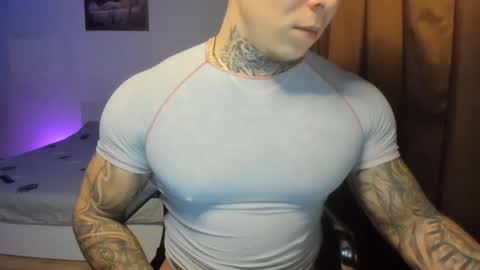Snapshot of lewis_muscleee chatting on December 3, 2025, 6:50 pm blablablack online show from December 3, 2025, 6:50 pm