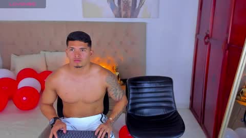 Snapshot of lewishamiltom chatting on February 14, 2025, 9:53 pm lewis online show from February 14, 2025, 9:53 pm