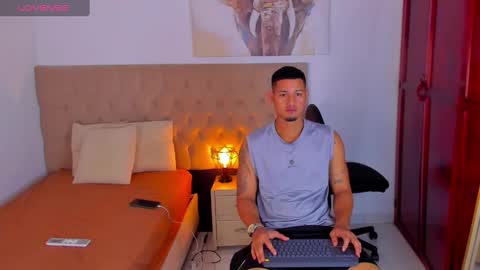 Snapshot of lewishamiltom chatting on February 19, 2025, 6:43 pm lewis online show from February 19, 2025, 6:43 pm