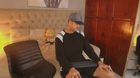 Snapshot of lewishamiltom chatting on February 28, 2026, 7:15 pm lewis online show from February 28, 2026, 7:15 pm