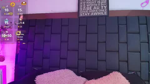 Lexi Howard  online show from September 11, 2025, 5:29 am