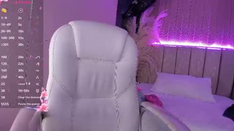 Lexi Adams  online show from July 25, 2026, 12:58 pm