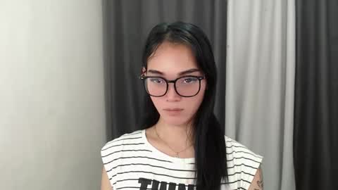 lexibabe_ online show from December 4, 2025, 5:28 am