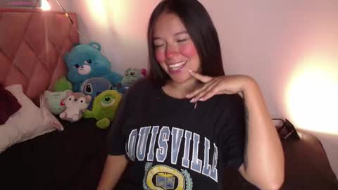 Lexie Thompson   8pm  0000am -5 online show from January 19, 2026, 2:15 am