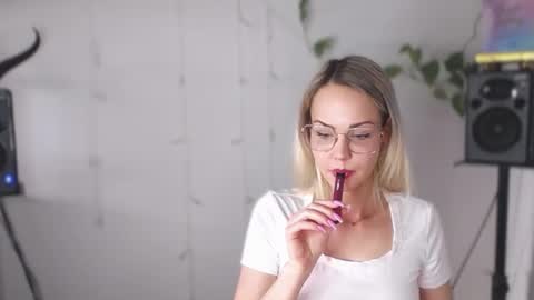 Lexie online show from January 7, 2025, 11:26 am