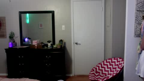 lexwyoex online show from October 7, 2025, 12:08 am