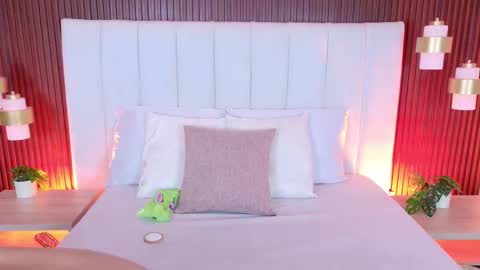 lexxi_gb online show from November 5, 2025, 4:23 am