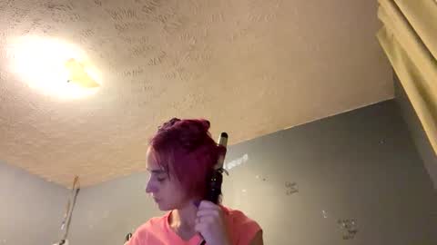 Snapshot of lexxndemm chatting on December 13, 2024, 7:47 am lexxndemm online show from December 13, 2024, 7:47 am