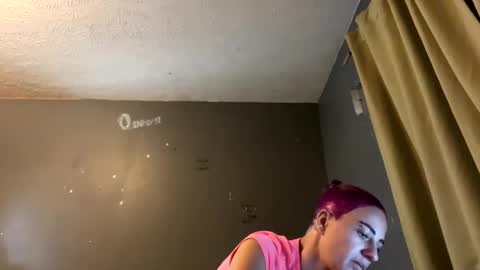 Snapshot of lexxndemm chatting on December 14, 2024, 7:51 am lexxndemm online show from December 14, 2024, 7:51 am
