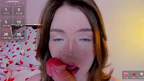 lexi miu online show from June 15, 2026, 7:05 pm