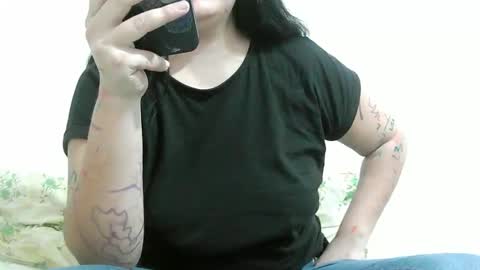 Snapshot of lexybby1 chatting on December 16, 2025, 7:24 am SARA online show from December 16, 2025, 7:24 am