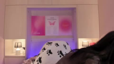 L I A  online show from February 1, 2026, 4:00 am