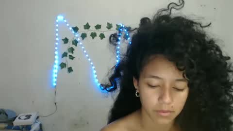 lolita online show from January 6, 2025, 4:44 pm