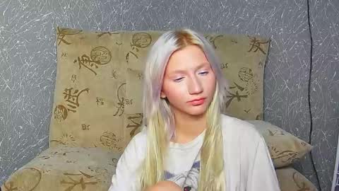 Snapshot of leyasaolee chatting on September 15, 2025, 9:09 am Leya online show from September 15, 2025, 9:09 am