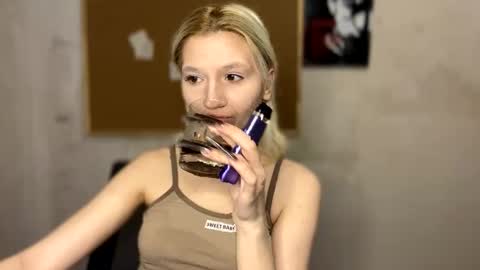 Snapshot of leyasaolee chatting on November 16, 2025, 10:04 pm Leya online show from November 16, 2025, 10:04 pm