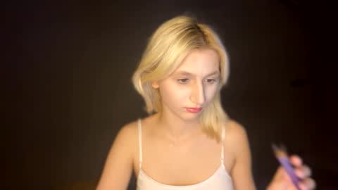 Snapshot of leyasaolee chatting on November 26, 2025, 5:58 pm Leya online show from November 26, 2025, 5:58 pm