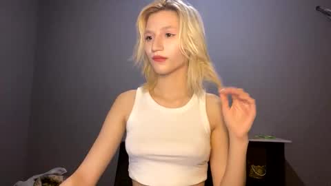 Snapshot of leyasaolee chatting on November 29, 2025, 7:17 pm Leya online show from November 29, 2025, 7:17 pm