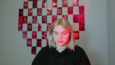 Leyla online show from November 26, 2025, 7:09 am