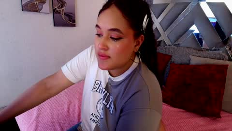 Snapshot of leyla_zr chatting on May 26, 2026, 6:26 pm leyla_zr online show from May 26, 2026, 6:26 pm