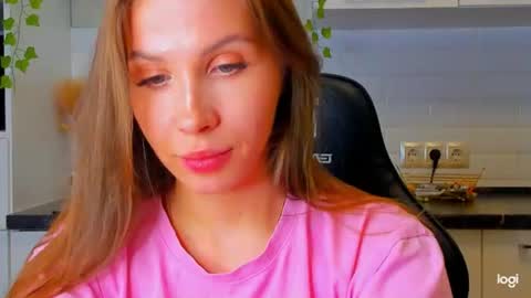 Snapshot of leylalin chatting on July 14, 2026, 2:05 am Leila online show from July 14, 2026, 2:05 am