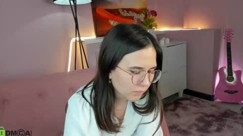 leylamirage online show from March 13, 2026, 1:51 pm