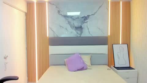   online show from April 9, 2026, 2:11 pm