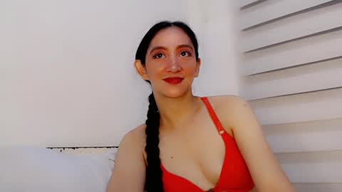 Lyn online show from November 3, 2025, 5:03 pm