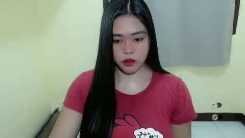 Snapshot of lhara_cumming chatting on February 24, 2025, 1:13 am LHARA online show from February 24, 2025, 1:13 am