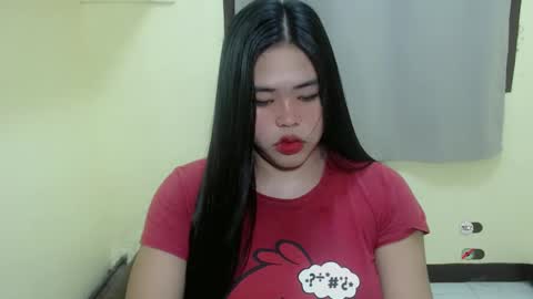 Snapshot of lhara_cumming chatting on February 25, 2025, 12:03 am LHARA online show from February 25, 2025, 12:03 am