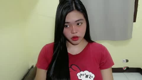 Snapshot of lhara_cumming chatting on February 26, 2025, 11:59 pm LHARA online show from February 26, 2025, 11:59 pm