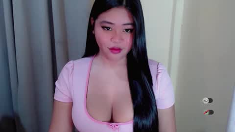 Snapshot of lhara_cumming chatting on November 15, 2025, 11:54 pm LHARA online show from November 15, 2025, 11:54 pm