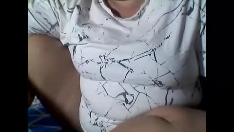 lhiannash33 online show from April 21, 2026, 2:51 am