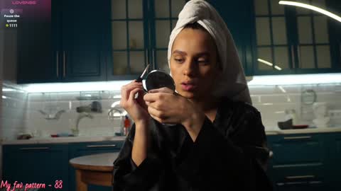 Snapshot of li_queen_ chatting on December 10, 2024, 3:12 pm Hey Im Alexa tg online show from December 10, 2024, 3:12 pm