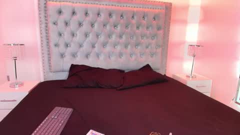 Lia  online show from November 25, 2025, 2:33 am