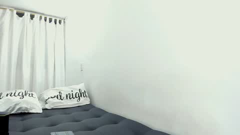 Lia y Felipe --  online show from December 28, 2024, 11:05 pm