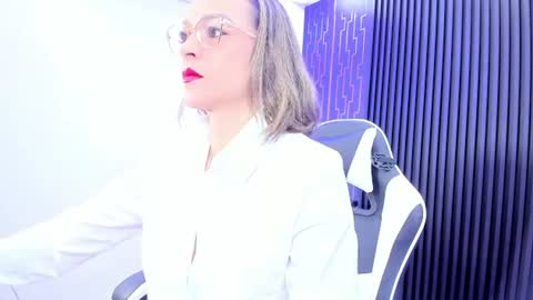 Lia  online show from July 26, 2026, 7:21 pm