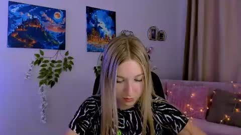 lia_dream_ online show from July 28, 2026, 12:48 pm