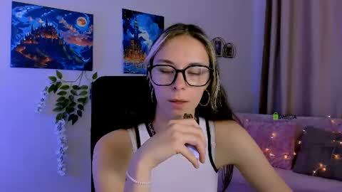 lia_dream_ online show from July 28, 2026, 2:13 pm