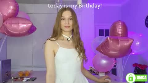 Lia  online show from October 25, 2025, 4:35 pm