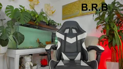 lia_lovelly online show from April 10, 2026, 5:01 am