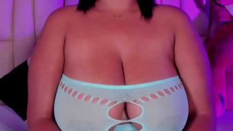 Snapshot of lia_mariana chatting on June 8, 2026, 1:28 am lia_mariana online show from June 8, 2026, 1:28 am