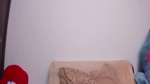 Little Queen Lia  online show from May 29, 2026, 11:47 pm