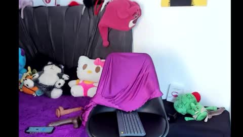 lia_rip01 online show from September 19, 2025, 4:18 pm