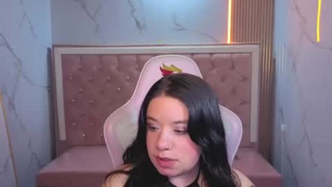 lia_robertss_b online show from June 26, 2026, 8:24 pm