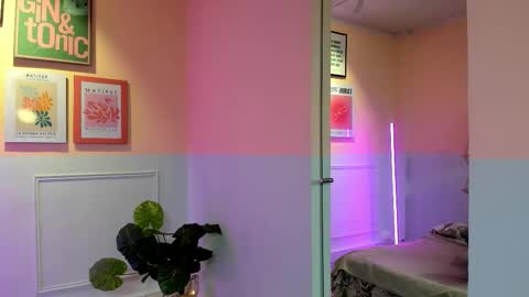 Lia Roise  online show from December 15, 2025, 11:36 am